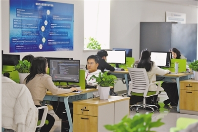 奮楫篤行啟新局 北京信息技術咨詢服務在數字浪潮中破浪前行